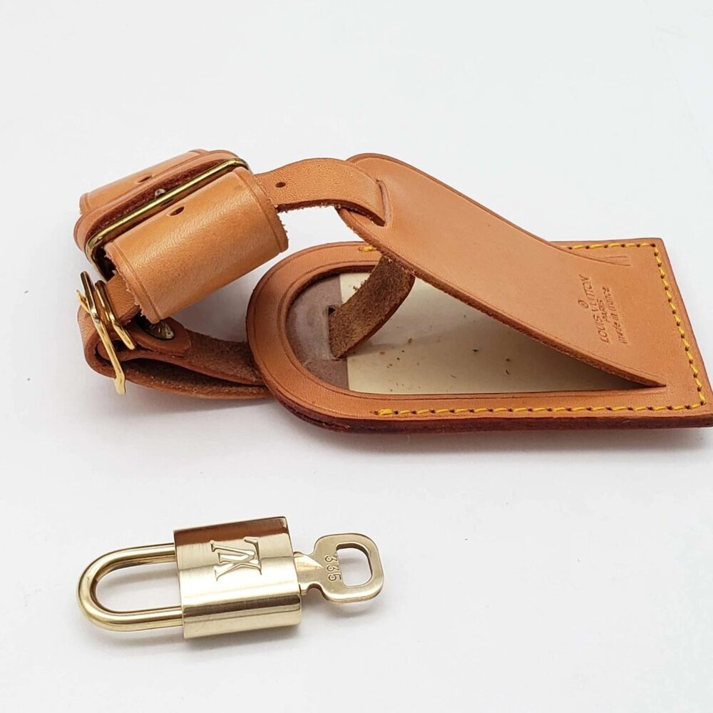 Authentic Louie Vuitton Luggage tag/Nametag with Gold Padlock and Key Shiny - Picture 6 of 11